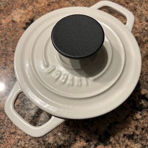 Cream Mini Cocotte with Black Knob